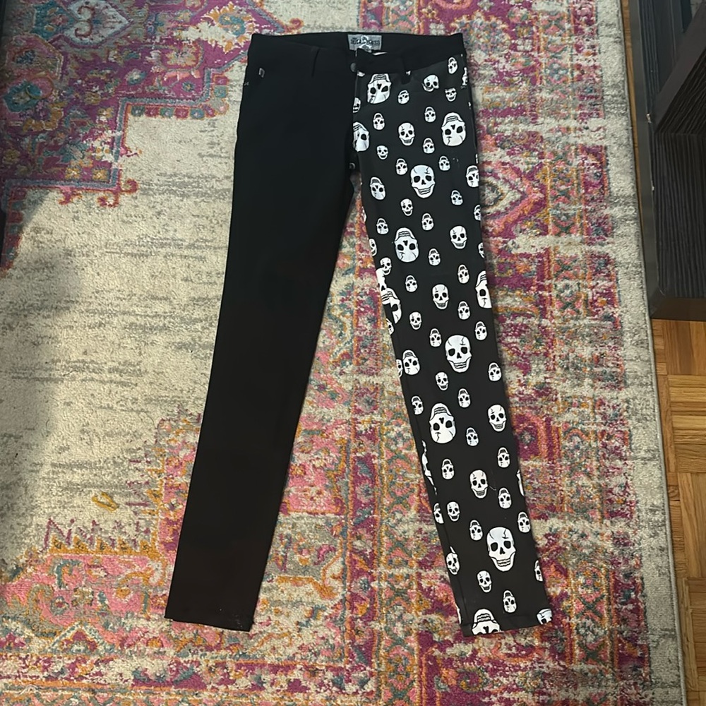 Skull pants 💀